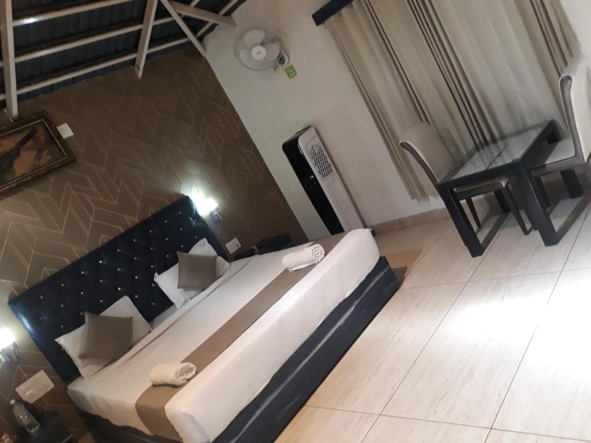 Misty Rain Estate Hotel Мадикери Екстериор снимка