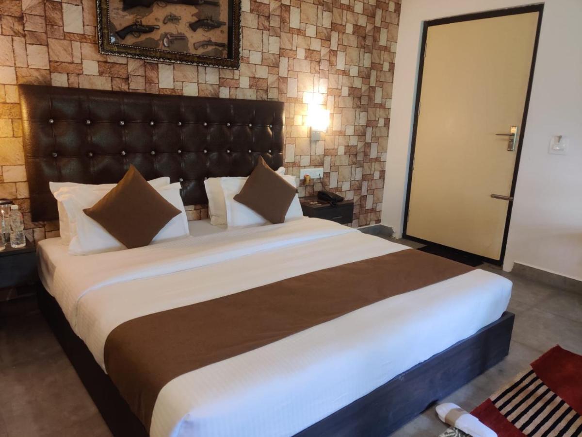 Misty Rain Estate Hotel Мадикери Екстериор снимка