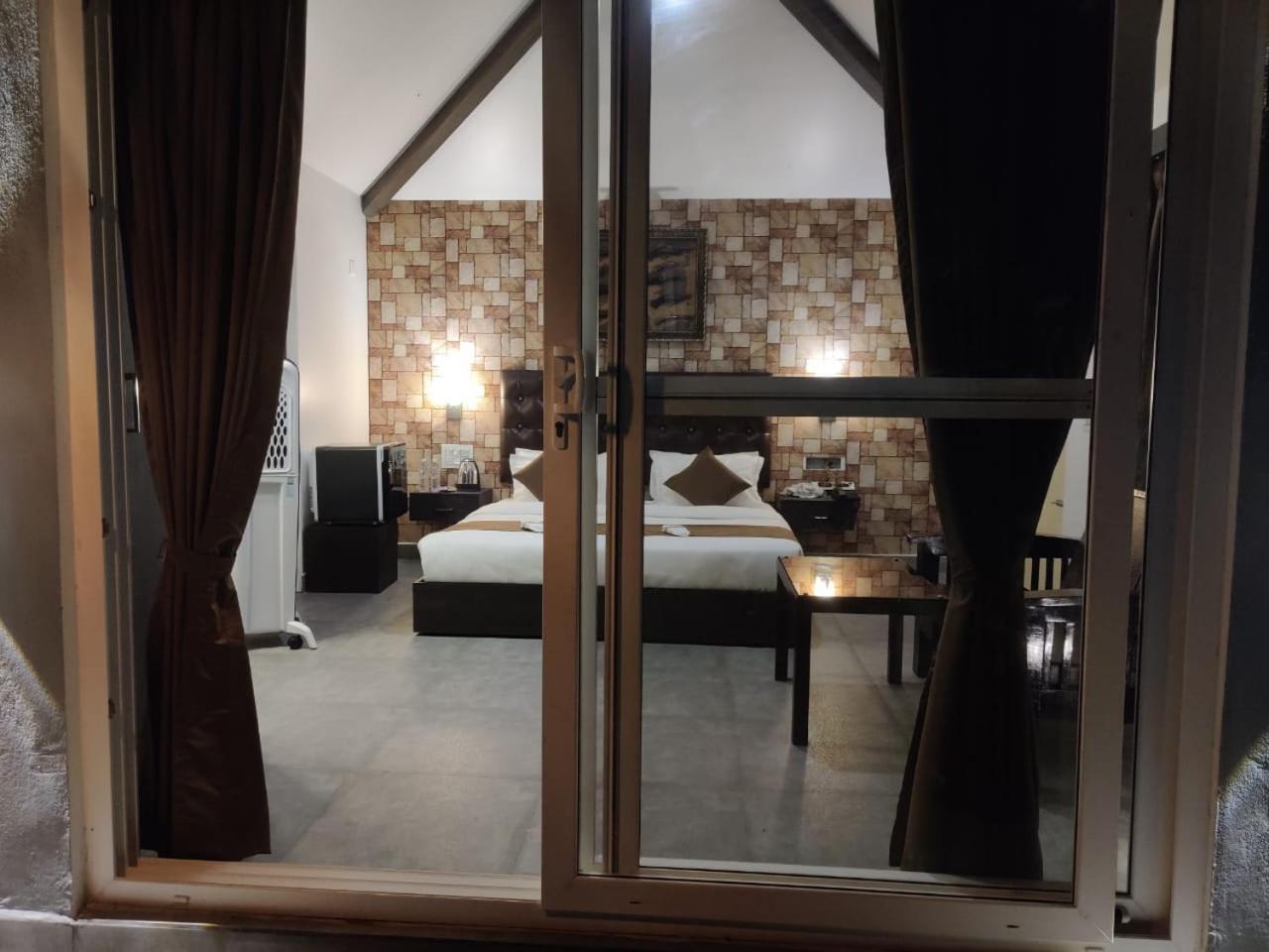 Misty Rain Estate Hotel Мадикери Екстериор снимка